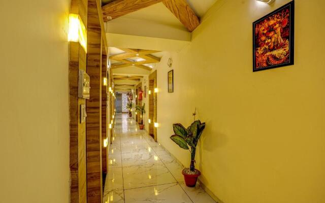 Fabhotel Silver Palace