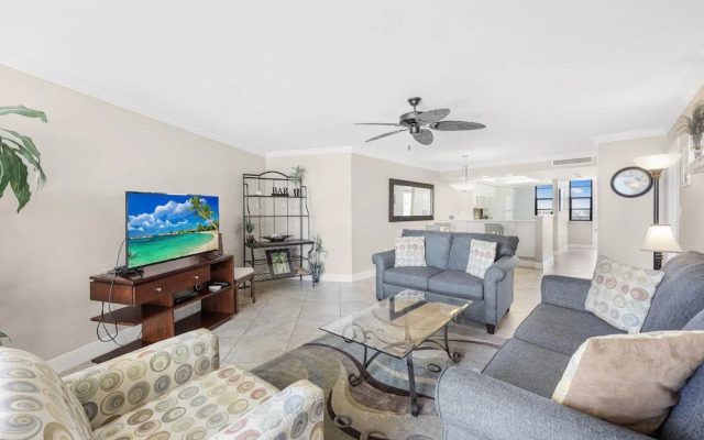 South Seas Tower 4-704