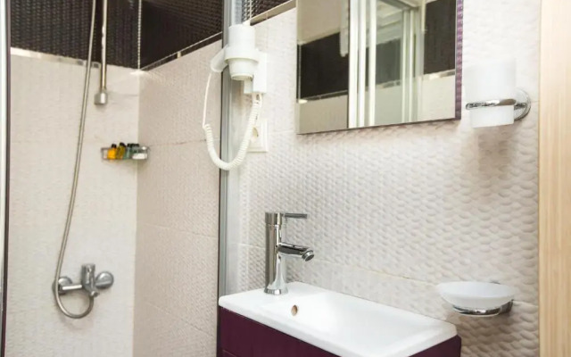 Honey Hotel