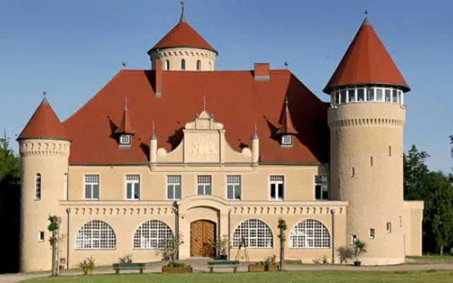 Remise & Westflügel Schloß Stolpe