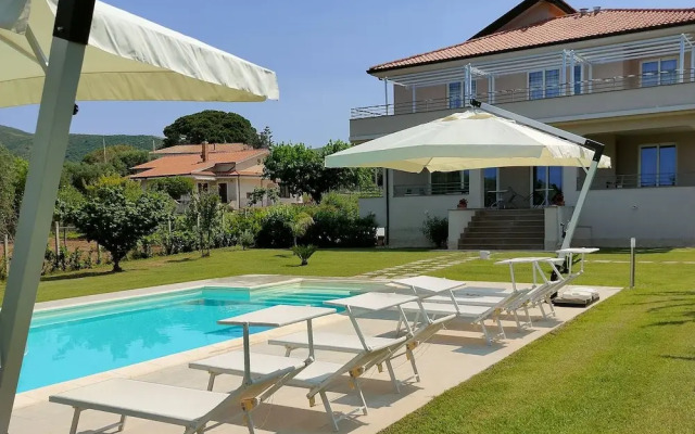 Villa Lauro Luxury B&B