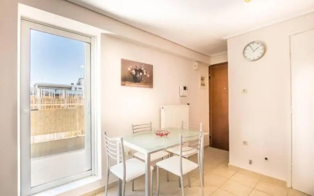 Penthouse with big terrace 2 mins from the metro