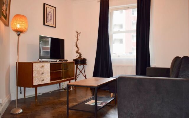 Renovated 2 Bedroom Home in The Liberties