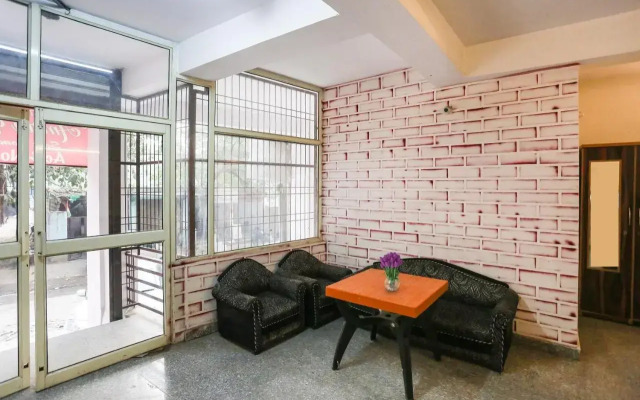 Oyo Flagship 702599 Hotel Amira Residency