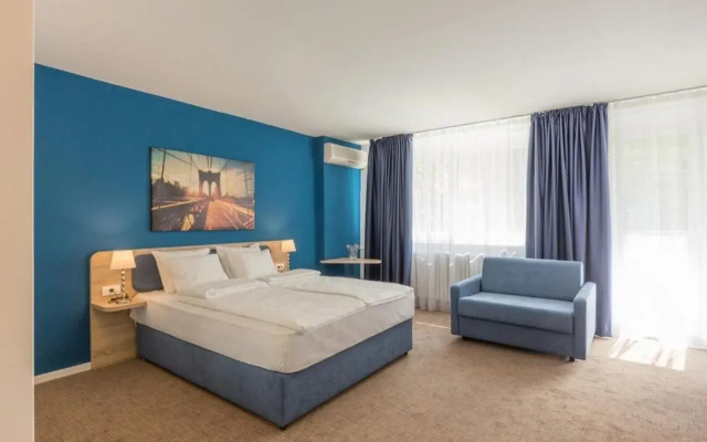 Premium Crown Suites