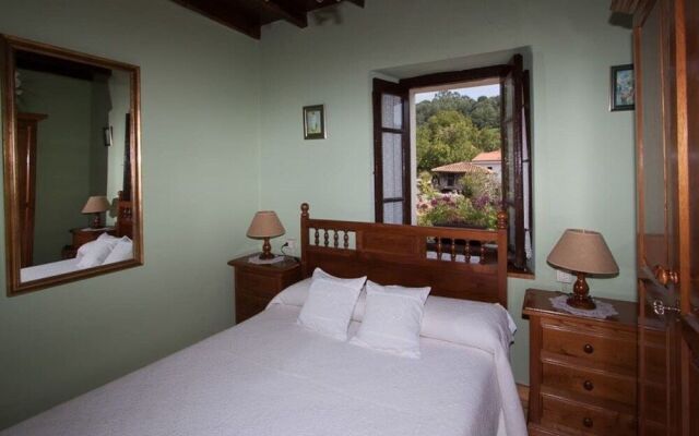 El Cuetu Asturias Traditional Village House