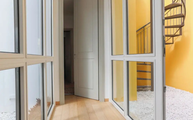 Lakefront Contemporary