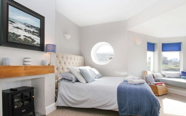 Min Y Mor Trearddur Bay