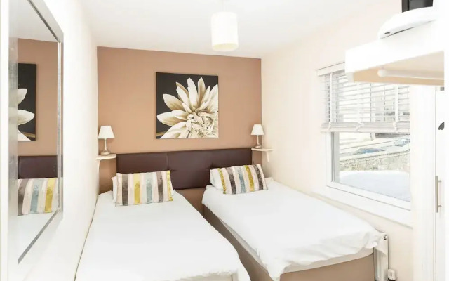 Bath Breaks Apartments