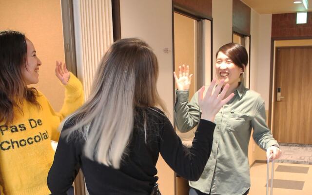 Wild Cherry Blossom Hostel Tokyo Koganei