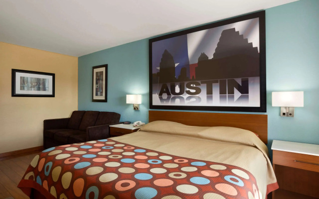 Super 8 by Wyndham Austin Downtown/Capitol Area