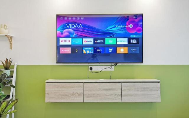 Yussy 4Bedroom Condo at R&F Princess Cove