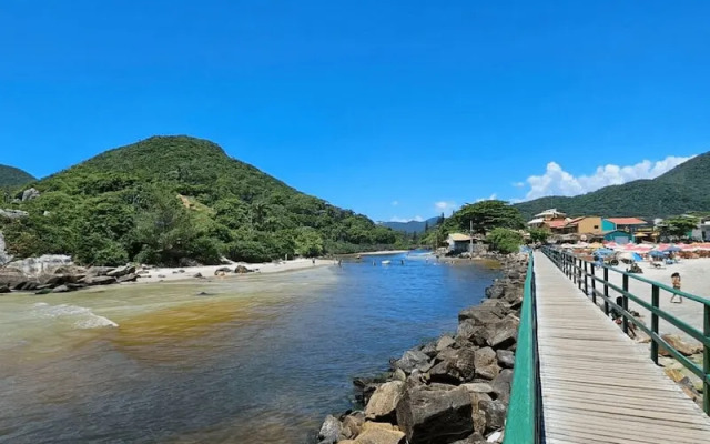 Pé na Areia Encanto da Armação