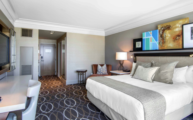 Omni Dallas Hotel - Image 5