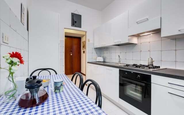 Nice and Bright 2 Beds Flat Near San Giovanni