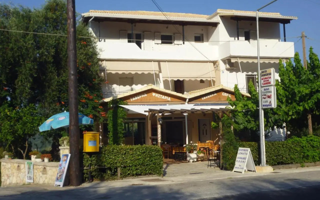 Babis Taverna & Rooms
