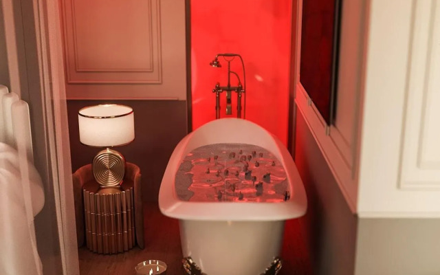 Serenity Queen Hotel