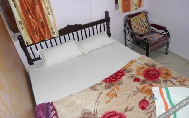 Tanu Guest House