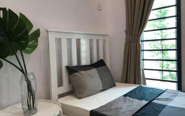 Semi-D New House @ Sungai Abong Muar*10~20pax