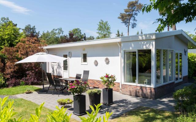 Well-kept chalet with dishwasher, close to Park De Veluwe