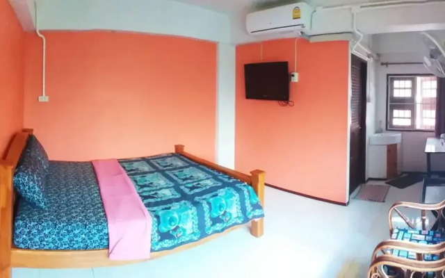 The Corner Inn - Adults Only