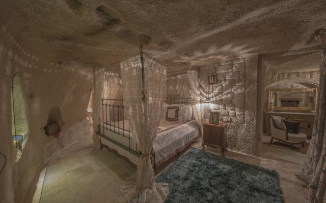 Elika Cave Suites