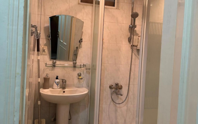 Yerevan nice apartment with balcony for rent