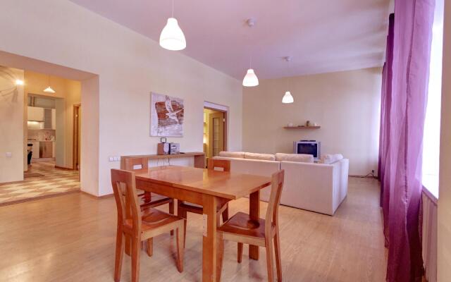 STN Apartments on Griboedov Canal Quay