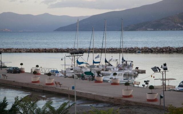 Alexandros Hotel