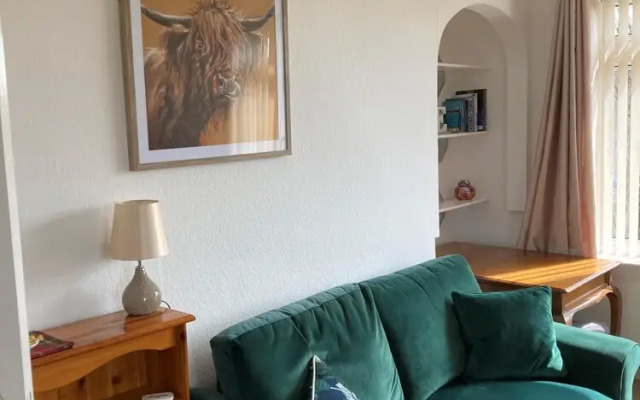 The Waterside Apartment 6