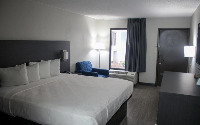 Clarion Pointe Statesville