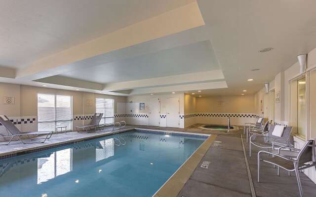 La Quinta Inn & Suites by Wyndham Central Point - Medford