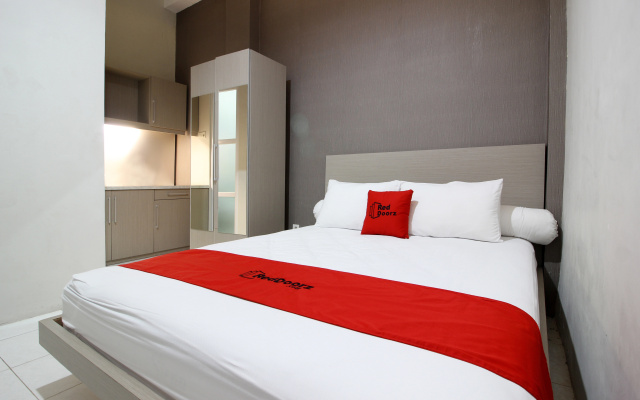 RedDoorz Plus near UPN Jogjakarta 2 – Guest Rooms – Sleman
