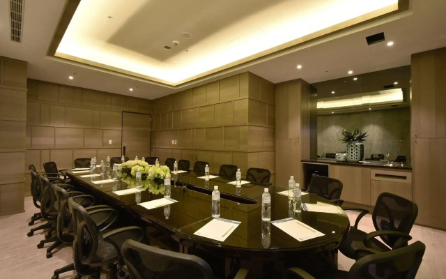 Uher Luxury Resort & Hotel