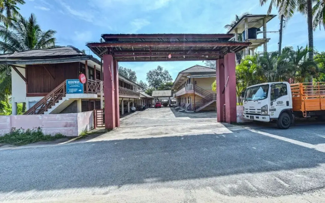 OYO 90278 Redzwan's Beach Resort