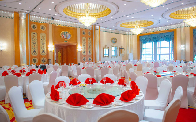 Crowne Plaza Hotel Qingdao by IHG