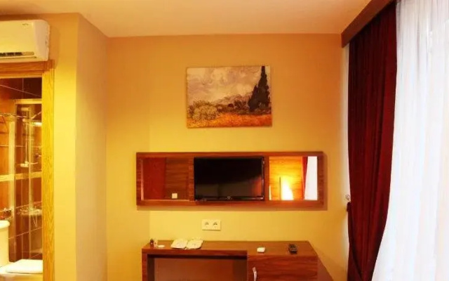 Somya Hotel