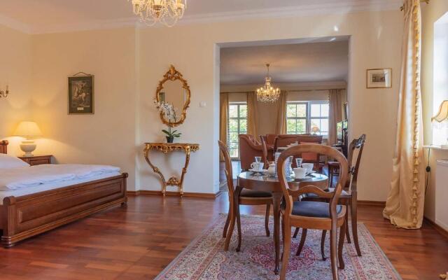 VacationClub - Trzy Korony Piastów Apartament 37