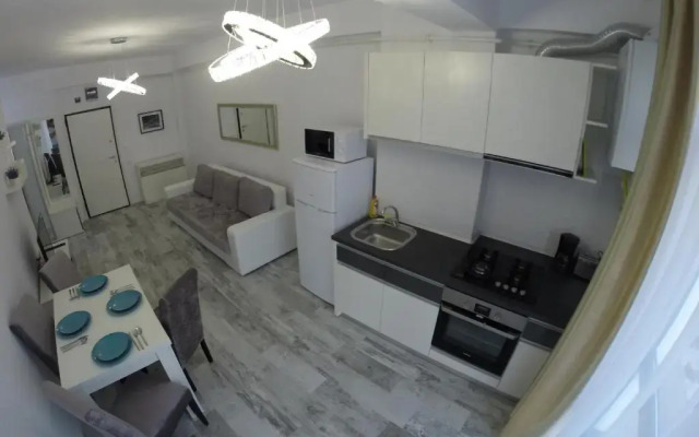 911 Mamaia