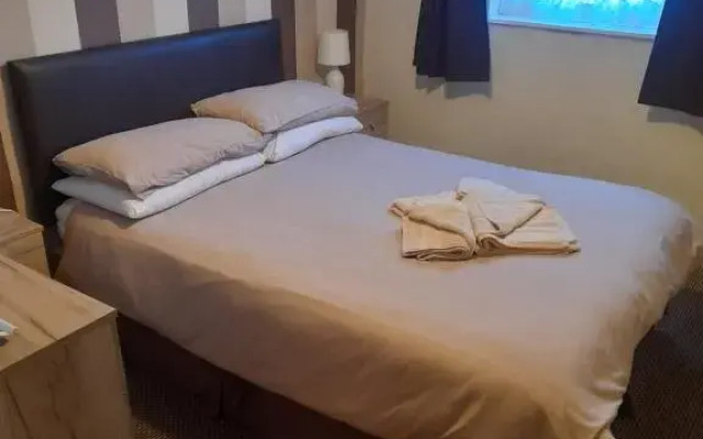 Lynton Hotel