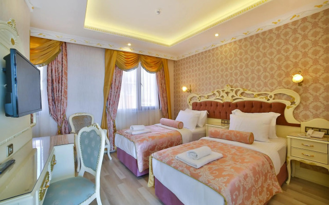Nayla Palace Hotel