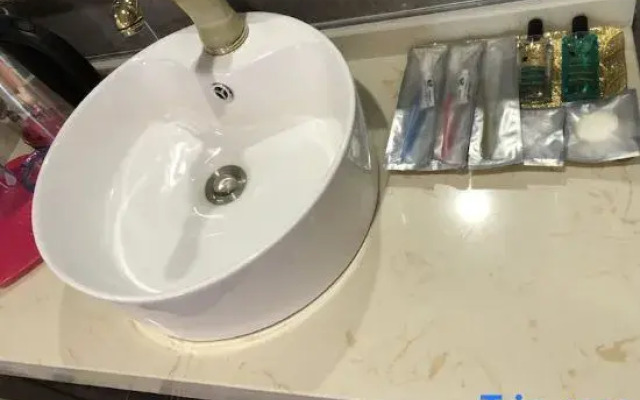 OYO Mushi Hotel (Zhenjiang Babai Ban Suning Square)