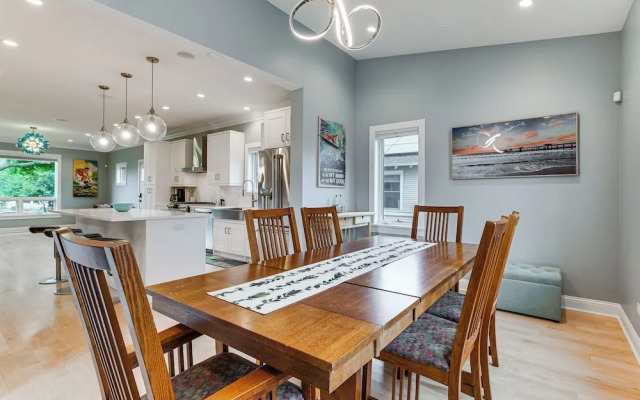 Game Room, Deck & Yard: Chicago Home