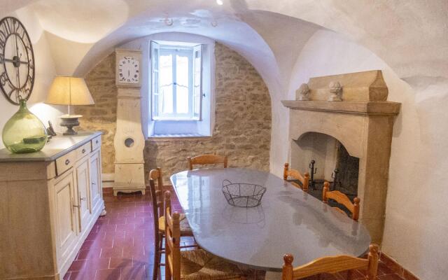 Charming Holiday Home in La Caunette with Swimming Pool