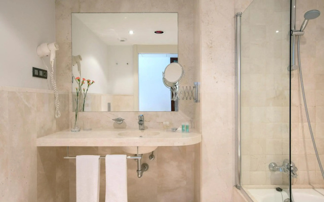 Hipotels Playa La Barrosa - Adults Only
