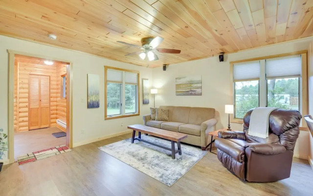 Cozy Cable Cabin Rental - Pet Friendly!