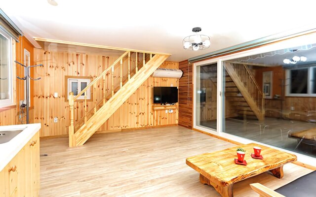 Yeosu Pierre Mont Pension