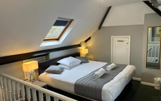 The Corner House Hotel Gatwick