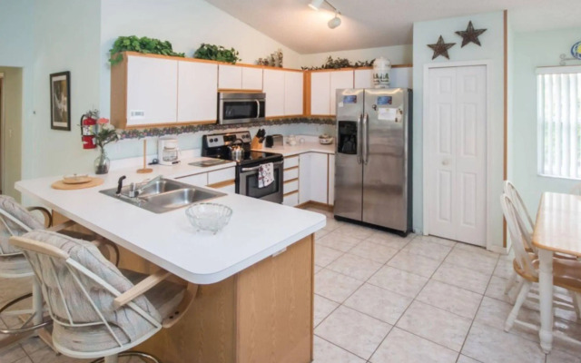 Nancy's Whipsering Oaks Villa