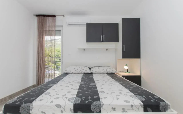 Studio apartments Zloic in Krvavica